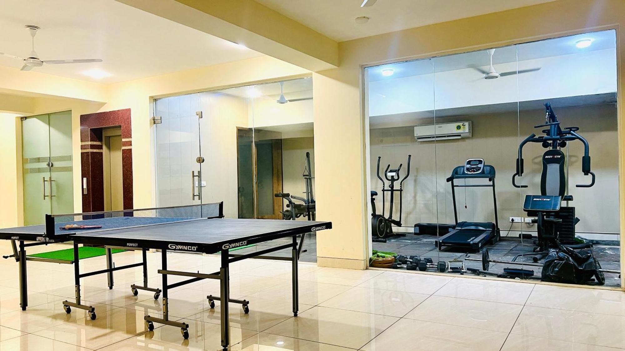 Bluo Studio4 Golf Course Road - Gym, Balcony, Lift Gurgáon Exteriér fotografie